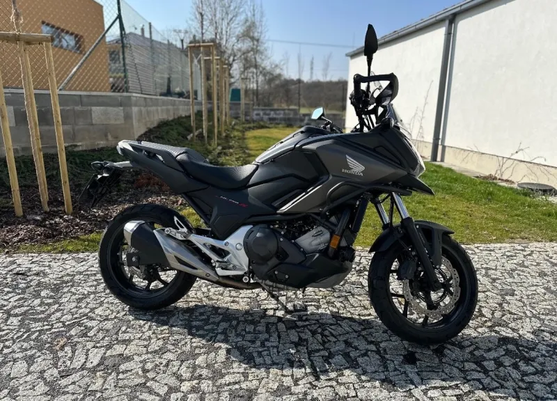 Honda NC 750 X dct NAJETO POUZE 3500km